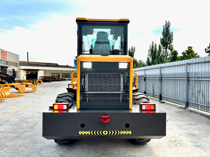 Máy xúc lật 6 tấn